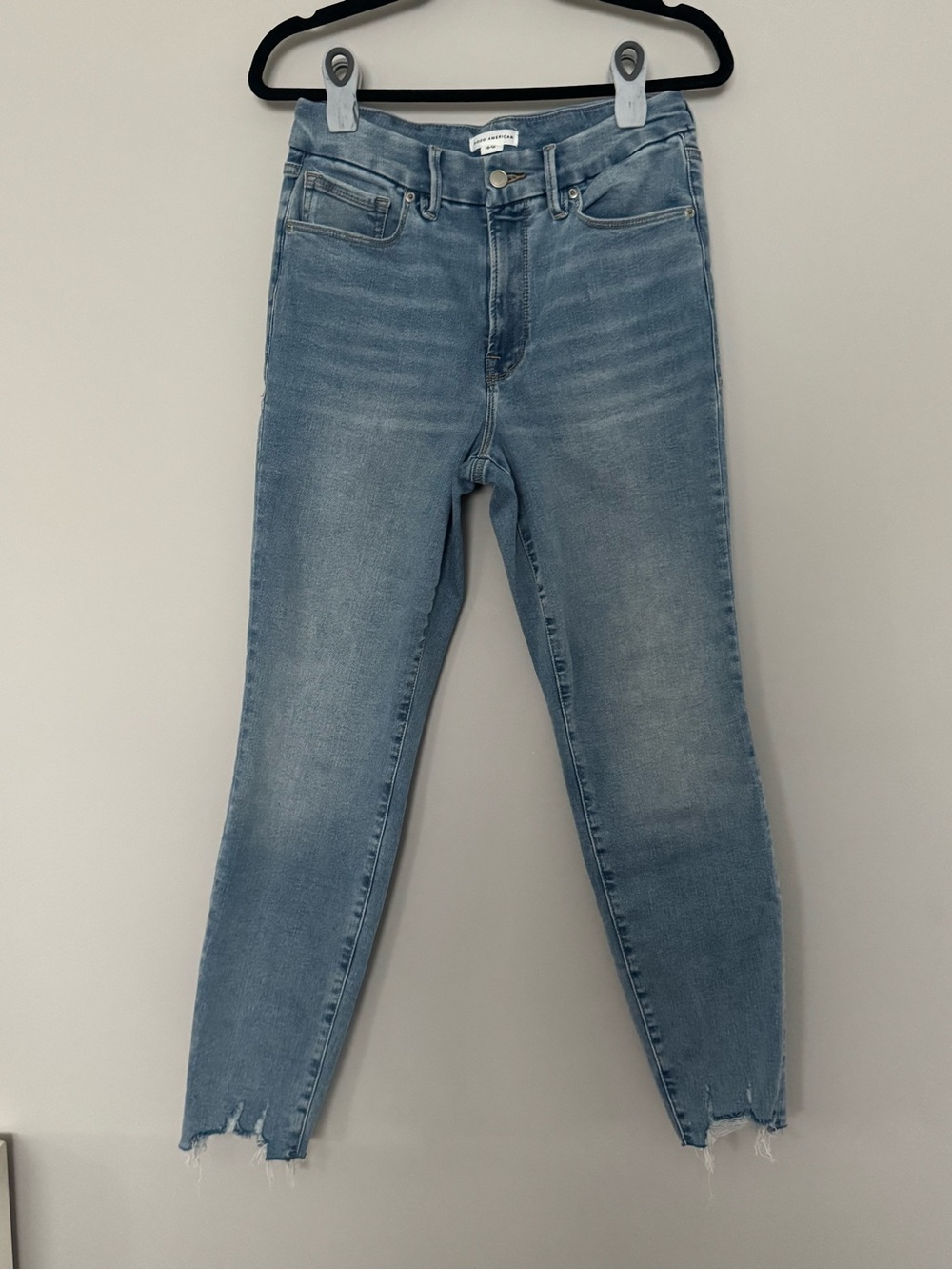 Good American Always Fits Good Legs Crop Jeans Blue Size 6-12 Raw Hem